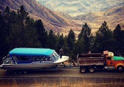 Hells Canyon Jet Boat Trips & Lodging