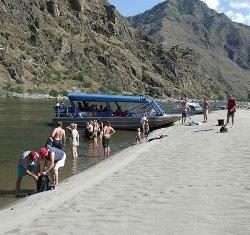 Hells Canyon Jet Boat Trips & Lodging